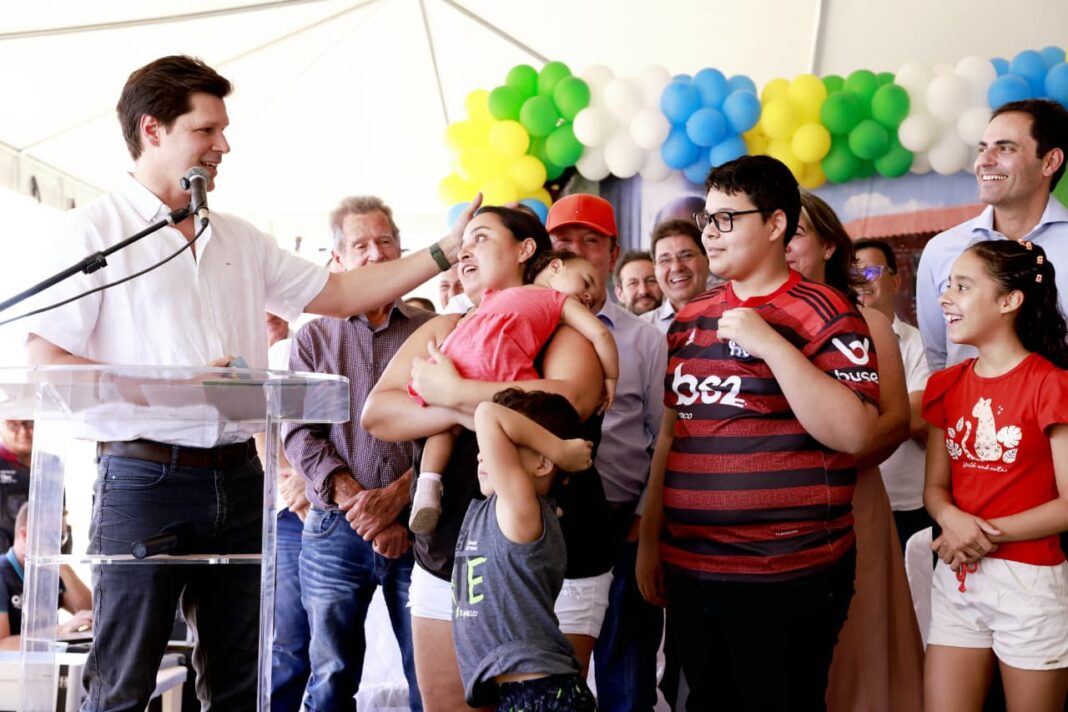 Daniel Vilela entrega 89 casas a custo zero e reforça protagonismo social no governo de Goiás