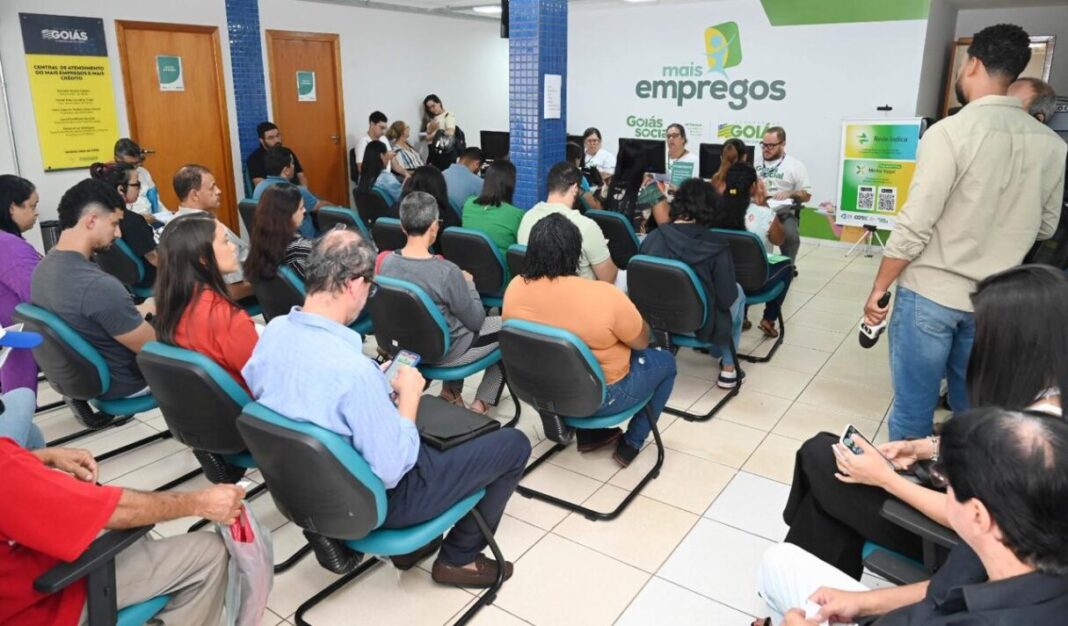 Novo Feirão de Empregos começa nesta terça-feira no Araguaia Shopping, em Goiânia