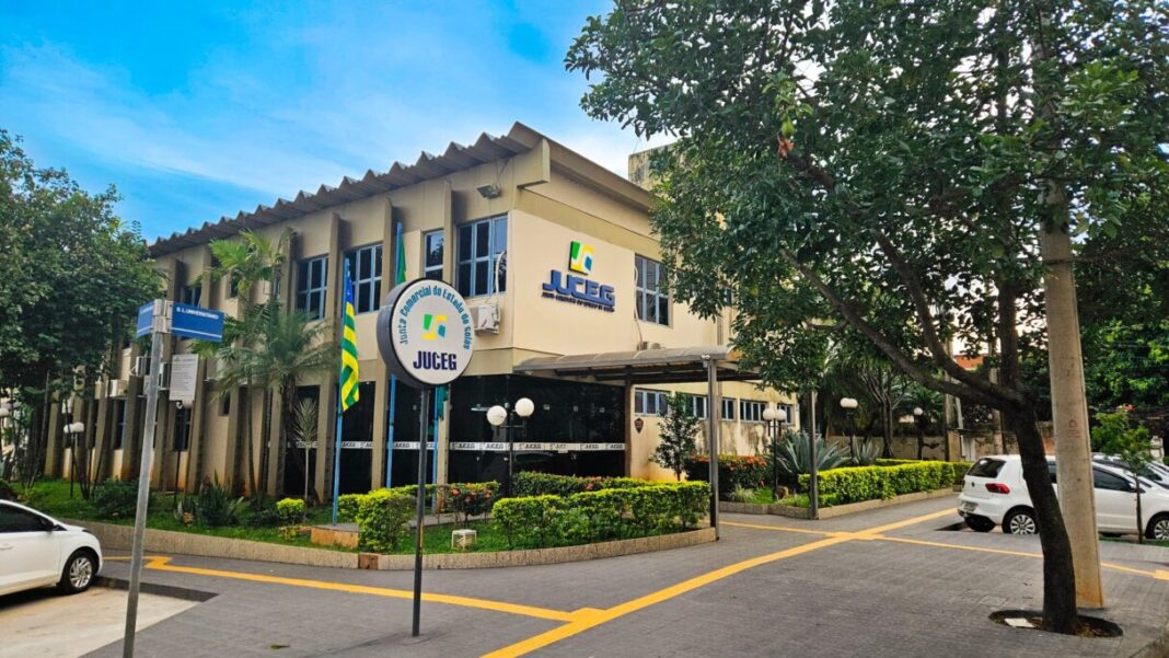 Goiás supera marca de abertura de empresas de 2024 e bate recorde histórico em 2025