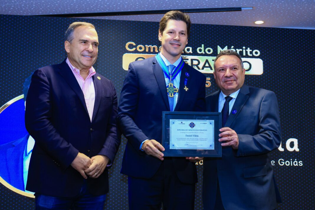 Daniel Vilela recebe Comenda do Mérito Cooperativo e reforça apoio do Governo ao setor em Goiás