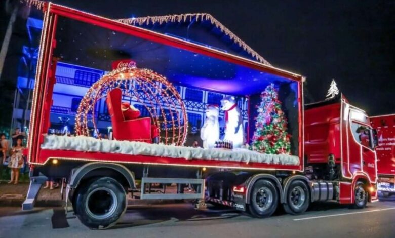 Caravana Iluminada da Coca-Cola anuncia roteiro em Goiás com 11 cidades no Natal 2025