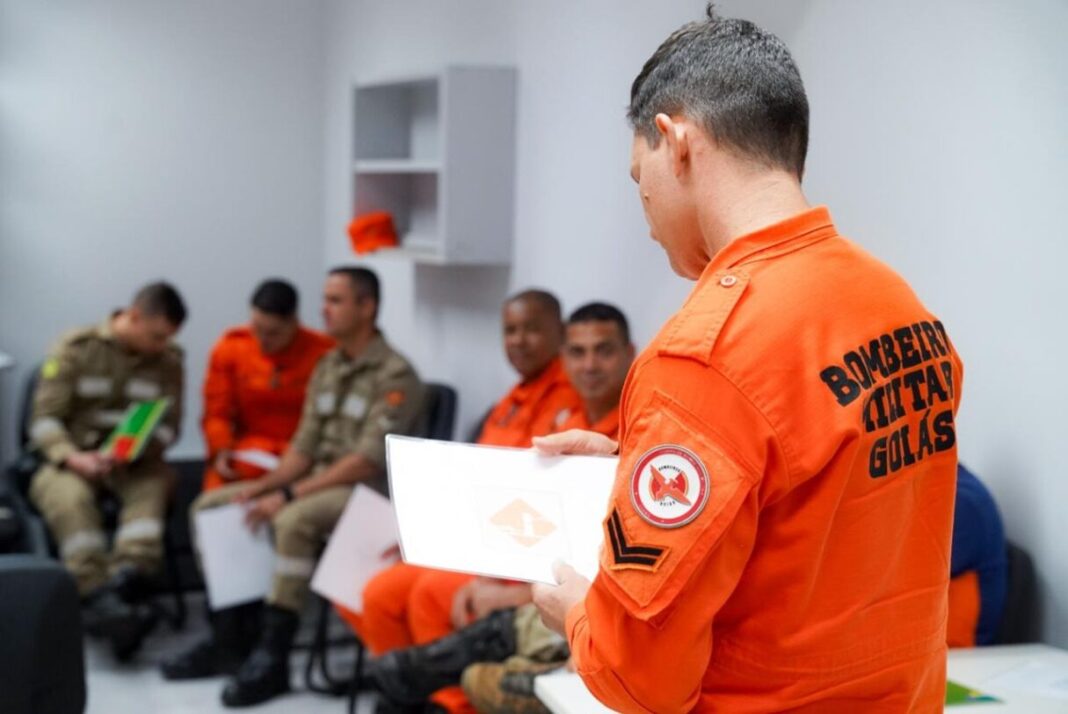 SES-GO capacita Defesa Civil e Bombeiros para atuação em desastres com foco em saúde mental