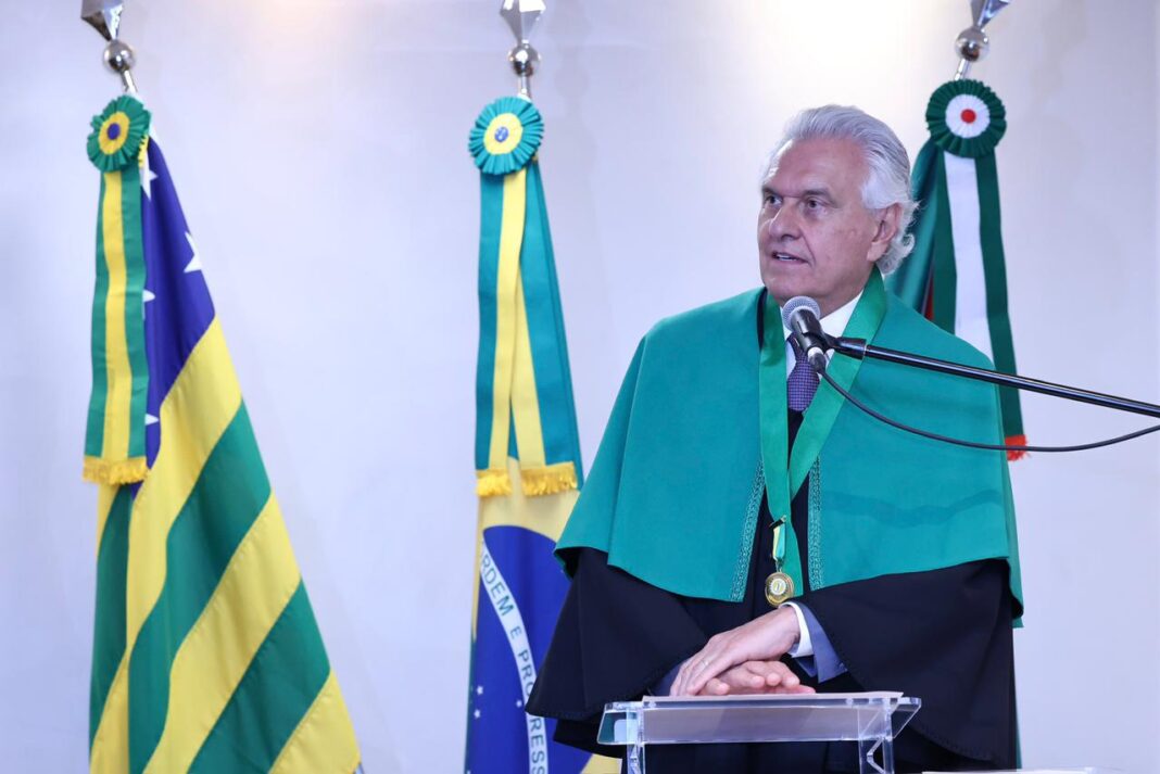 Caiado se torna imortal da Academia Goiana de Medicina e reforça defesa da saúde pública de qualidade