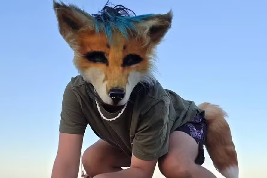 Fenômeno “therian” viraliza nas redes e especialista alerta para sinais de sofrimento emocional